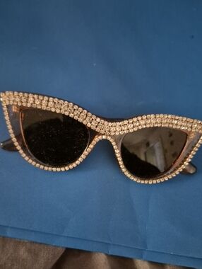 Rhinestone Cat Eye Sunglasses - Black